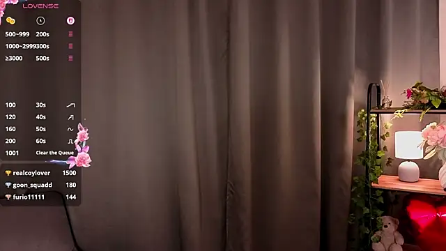 AnnieKim  online show from April 19, 6:10 pm