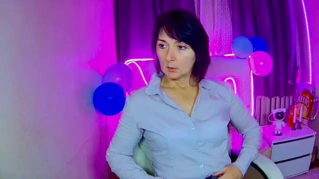 VivianGuchih online show from September 21, 6:01 am