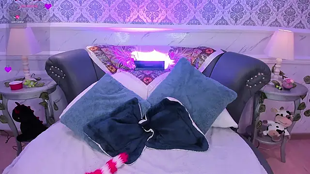 DaniCollinn  online show from March 11, 1:14 pm