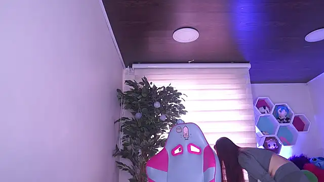 Rebecah 1 online show from April 15, 8:31 pm