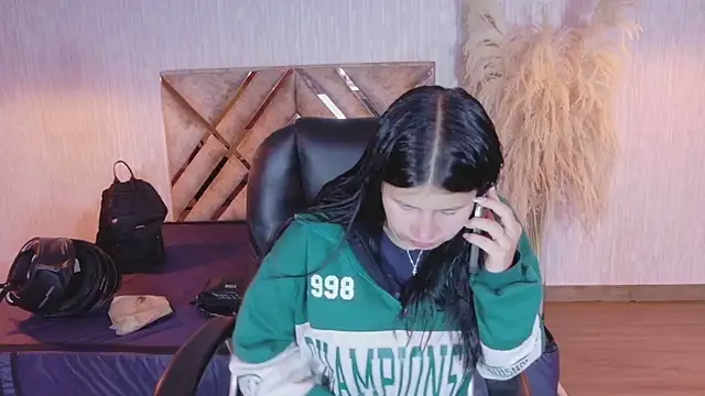 Olivia11  online show from March 23, 12:55 pm