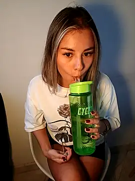 Zoequeen 01 online show from September 14, 1:25 am