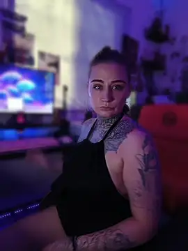 blazed vixen online show from June 7, 11:00 pm