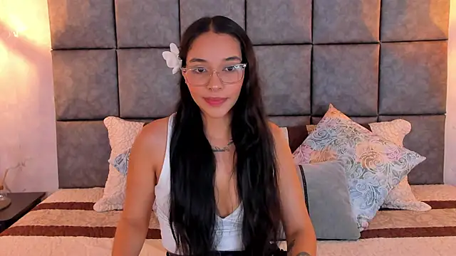 Roseaurora online show from June 30, 11:20 am