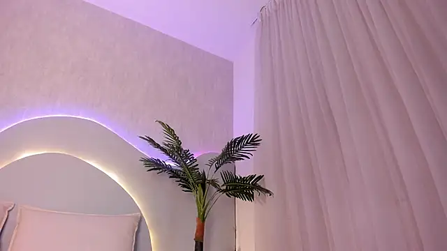 CannelaSmith online show from March 12, 9:50 pm