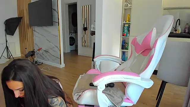 Anya Belle online show from February 27, 8:36 am