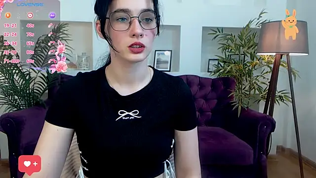 Charming Mysteriousss online show from April 16, 1:33 pm