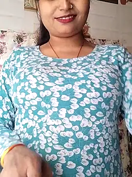 Hot-Pooja25 online show from February 8, 10:19 am