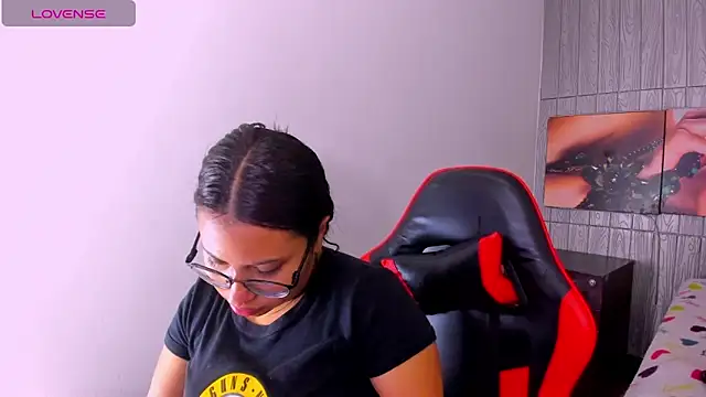 susan mooree online show from April 9, 8:36 pm