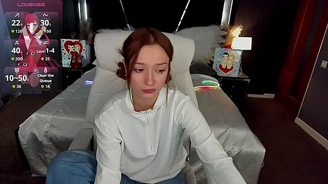 FoxyMayy online show from March 17, 2:32 pm