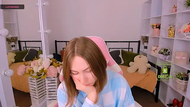 Elma Lily online show from February 15, 9:41 am