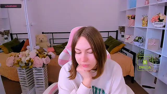 Elma Lily online show from February 11, 7:54 am