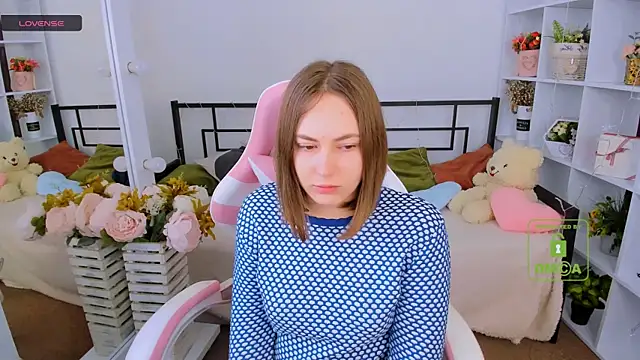 Elma Lily online show from February 4, 11:35 am