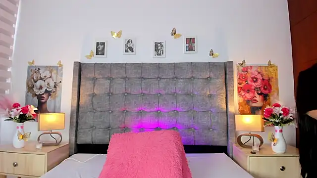 Linda Fosterr online show from April 14, 9:15 pm