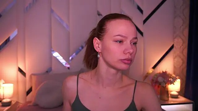 ShyySiren online show from April 7, 7:10 am