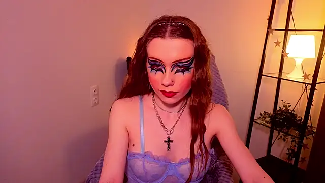 KarenSmitht online show from April 3, 4:49 pm