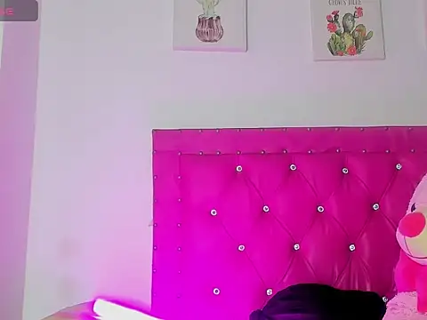 dahiiangomezz online show from March 10, 7:18 pm