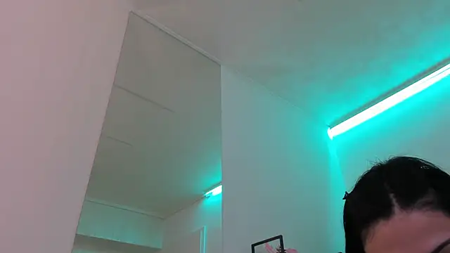 Moon Shard online show from April 2, 8:17 pm