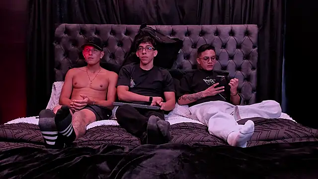 axel vega online show from February 6, 8:45 pm