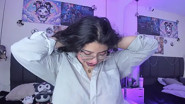 SabrinaV  online show from March 24, 11:48 am