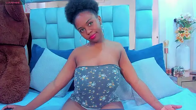 hazellanee online show from March 15, 5:09 am