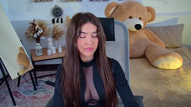 IndigoFae online show from April 17, 7:32 am