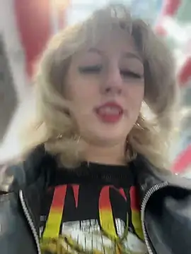 RonnieKiss online show from April 9, 5:10 am