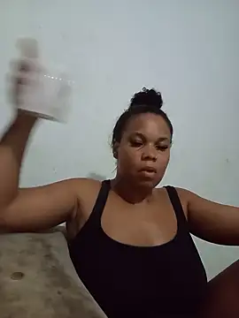 PrettahSantos online show from June 17, 8:32 pm