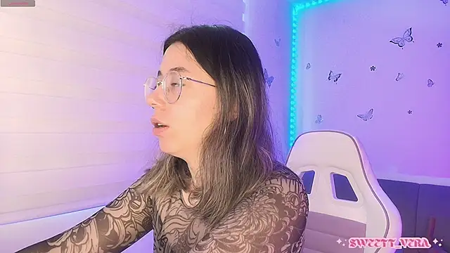 sweettvera online show from April 14, 1:33 pm