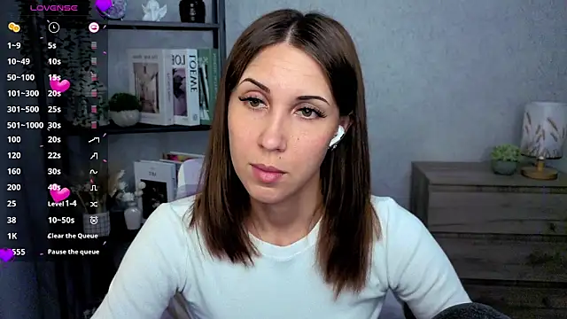 DreamVelour online show from March 18, 9:20 pm