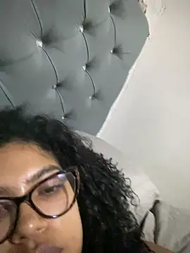 miiabrown18 online show from March 27, 11:55 am