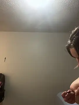 BuzzBunni69 online show from April 10, 9:43 pm