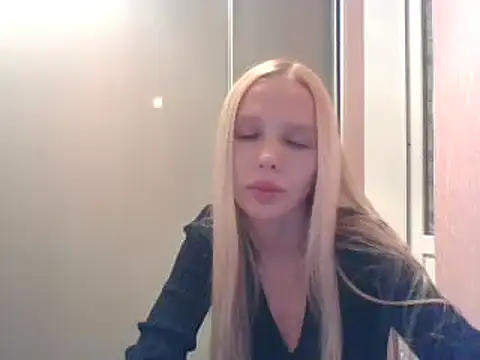 Melrissa online show from February 26, 4:17 pm