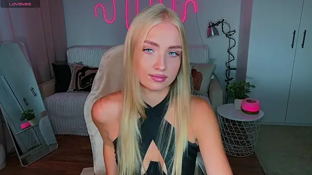 TessaGrays online show from July 2, 2:23 pm