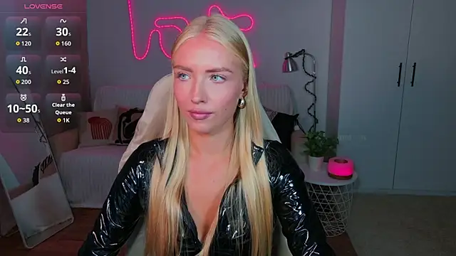 TessaGrays online show from August 6, 2:24 pm