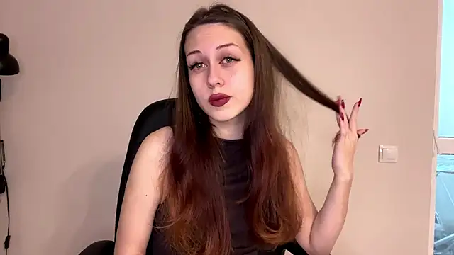 Nayra flash online show from December 18, 11:26 am