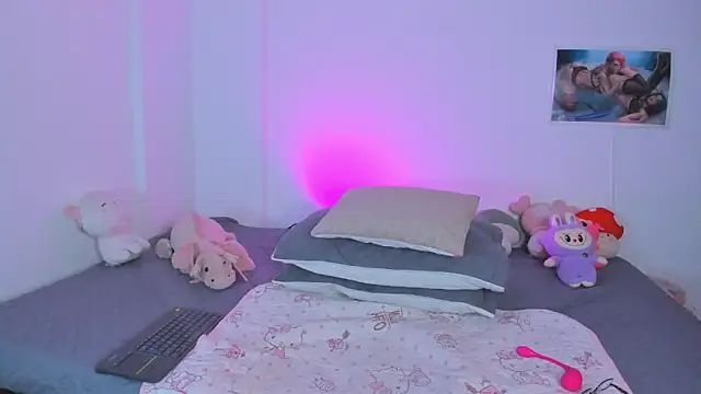 Miaengels  online show from April 11, 2:21 pm