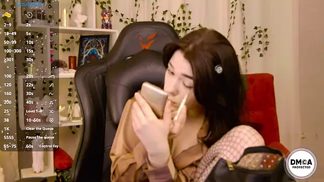 Kelly foox online show from February 10, 11:57 am