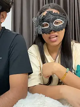 vickyandtania online show from January 18, 4:47 pm