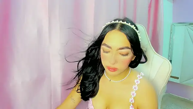 cielooo  online show from December 16, 9:20 pm