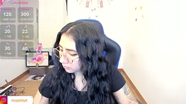 LoveLyy- online show from April 16, 8:47 am