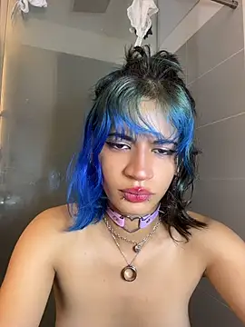 sukulaurens online show from April 17, 9:50 pm