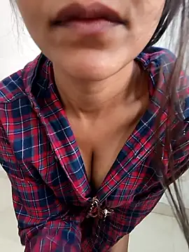 anshika0124 online show from January 13, 5:46 am