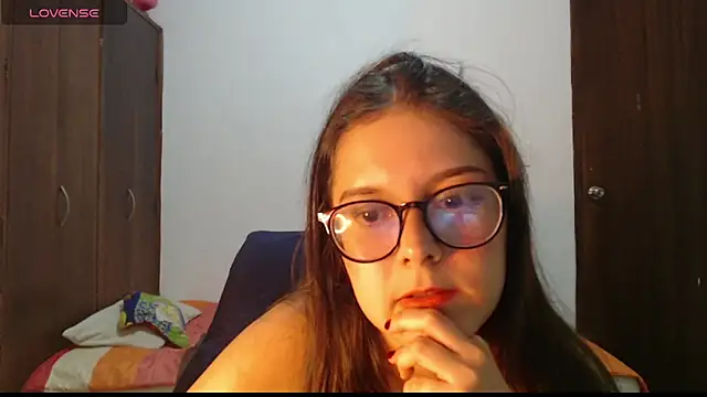 CarlaLorez online show from July 14, 2:05 am