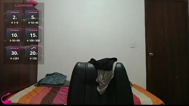 CarlaLorez online show from July 29, 3:06 am