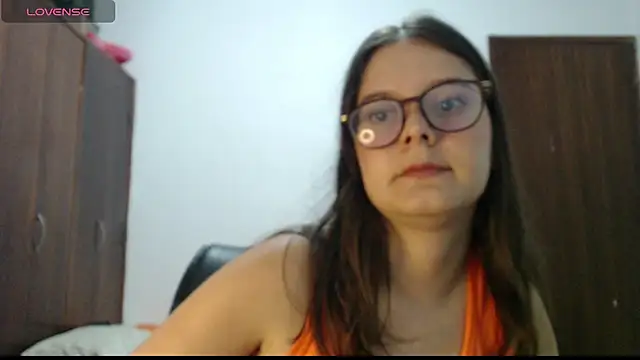CarlaLorez online show from July 5, 3:35 am