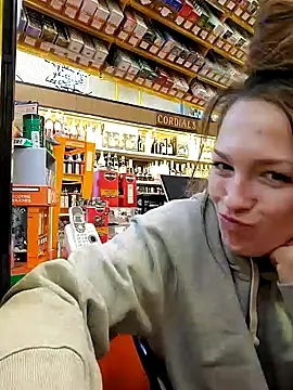 Cassaroll333 online show from February 1, 4:50 pm