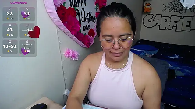 Miss  kendra  online show from March 30, 3:33 pm