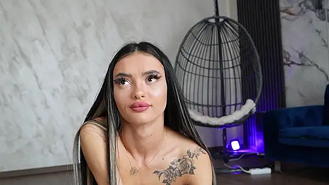 RachelRavee online show from March 11, 6:50 am