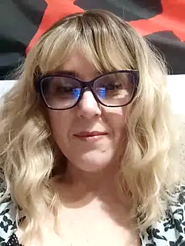 Amelialove42 online show from March 7, 9:00 pm